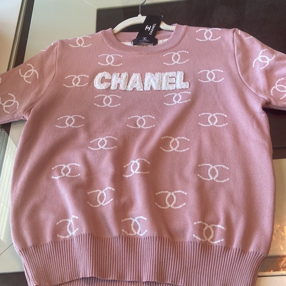 Brand new sweater SOLD SOLD SOLD - Picture 2 of 4